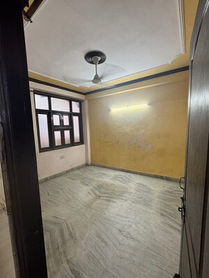 Room in 3 BHK Builder Floor at Govindpuri – for Rent