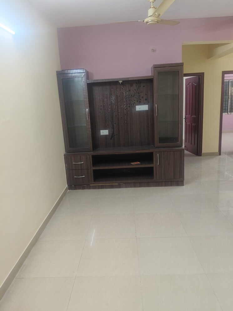 Room, sri-sai-residency-kadubeesanahalli 3 Bedroom 1500 Sq.Ft. Apartment In Kadubeesanahalli Bangalore 9387389