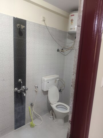 Bathroom in 3 BHK Apartment at Sri Sai Residency Kadubeesanahalli, Kadubeesanahalli – for Rent