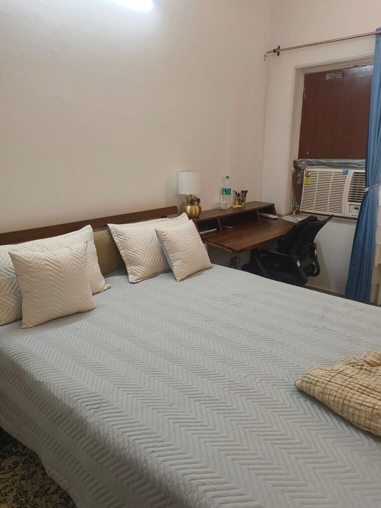 Bedroom, greater kailash i 3 Bedroom 200 Sq.Yd. Builder Floor In Greater Kailash I Delhi 9387391