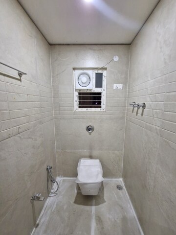Bathroom in 5 BHK Apartment at Dhantoli – for Rent