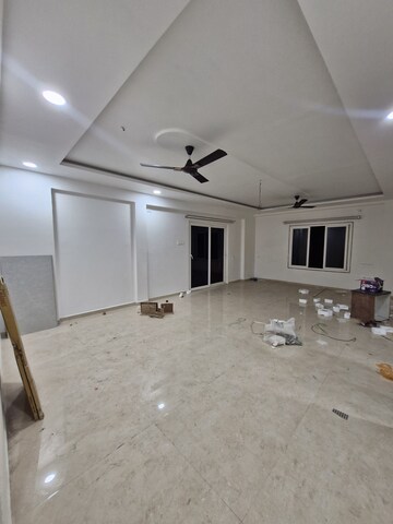 Parking in 5 BHK Apartment at Dhantoli – for Rent