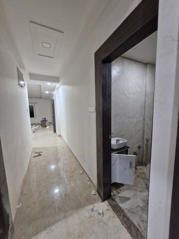 Building Lobby in 5 BHK Apartment at Dhantoli – for Rent
