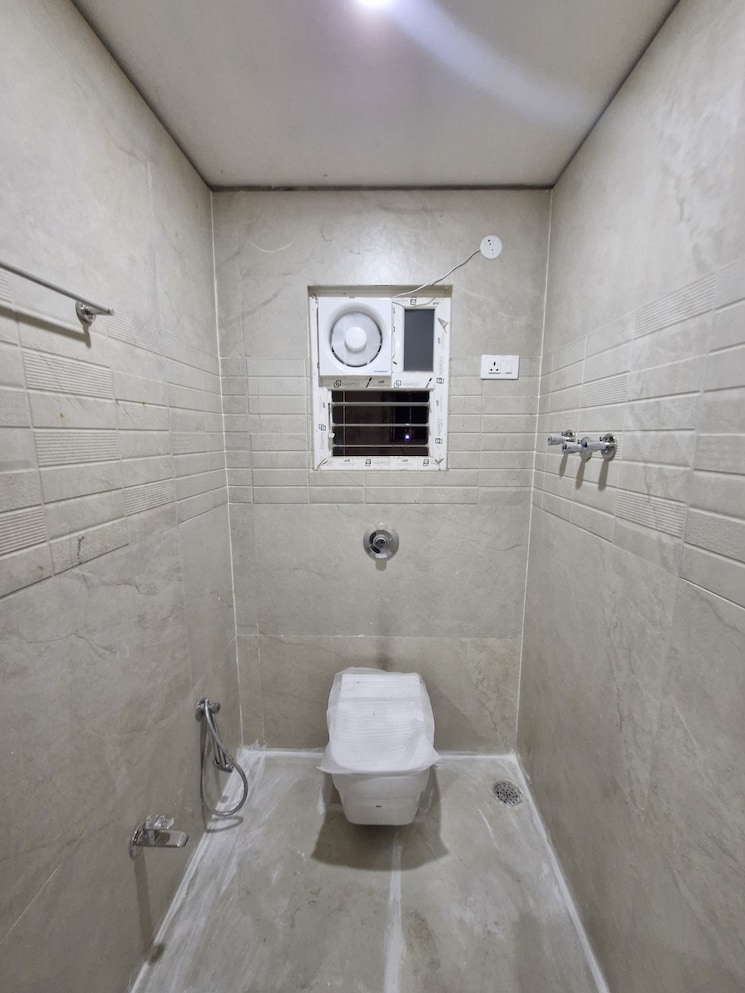 Bathroom, dhantoli 5 Bedroom 2500 Sq.Ft. Apartment In Dhantoli Nagpur 9387394