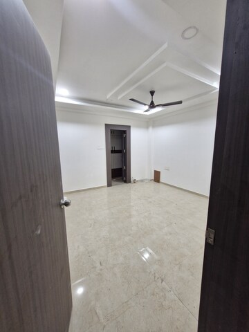 Room in 5 BHK Apartment at Dhantoli – for Rent