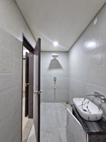 Building Lobby in 5 BHK Apartment at Dhantoli – for Rent