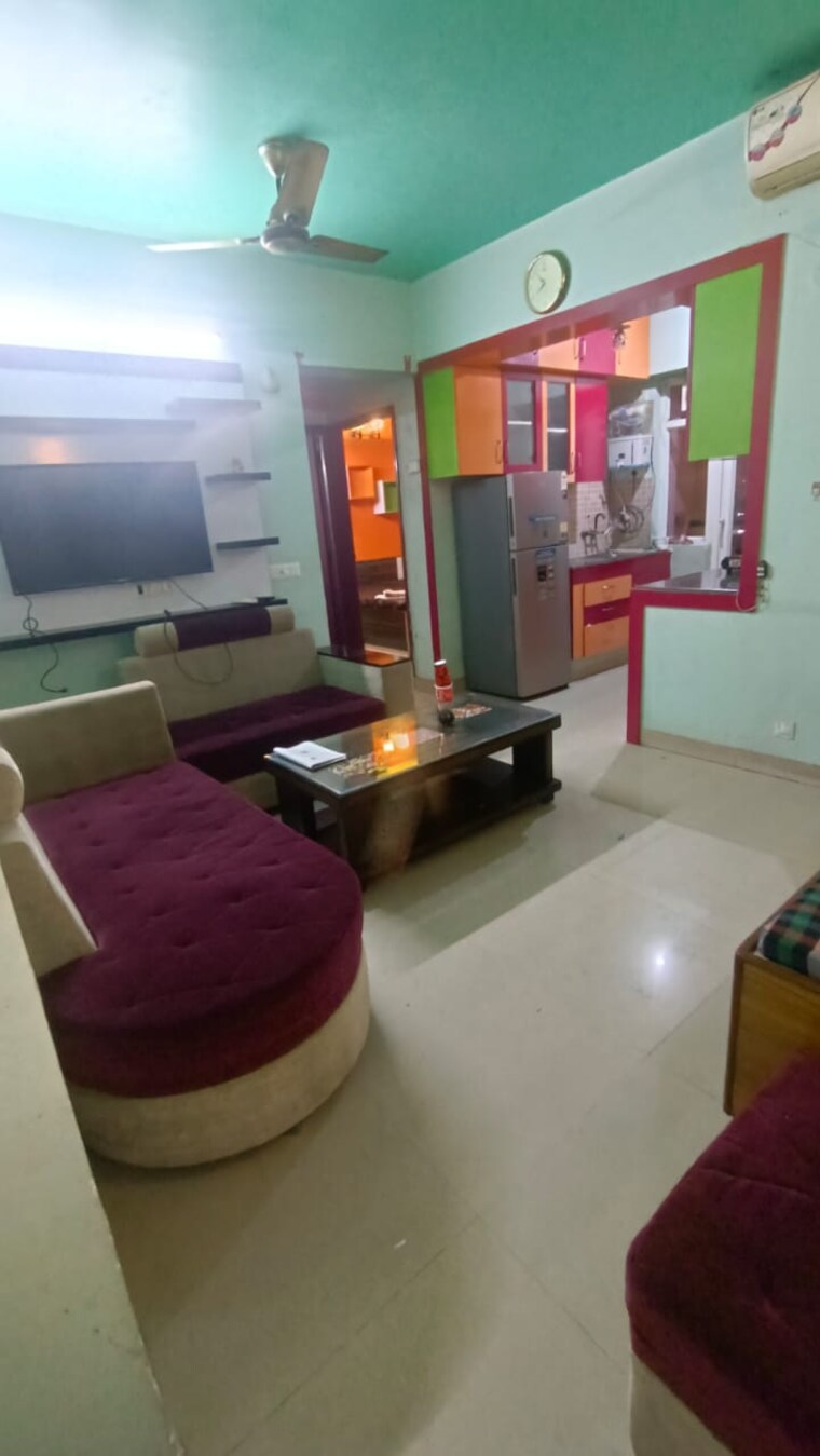 Living Room, sethi-max-royal 2 Bedroom 895 Sq.Ft. Apartment In Sector 76 Noida 9387397