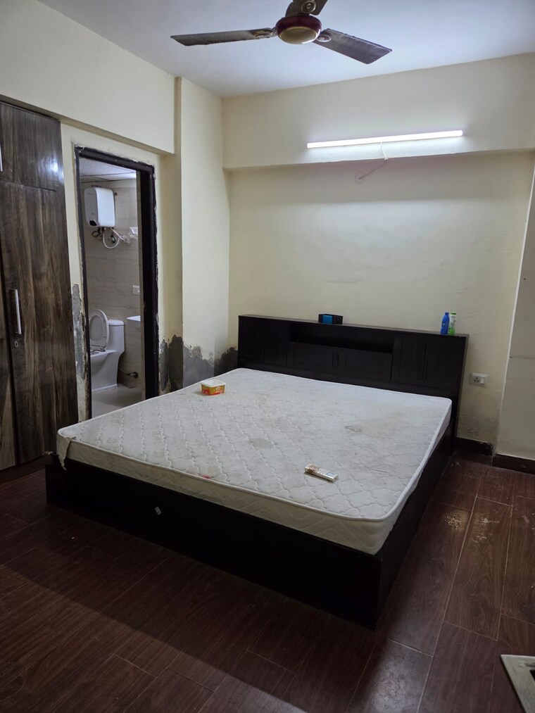 Bedroom, sethi-max-royal 2 Bedroom 895 Sq.Ft. Apartment In Sector 76 Noida 9387400