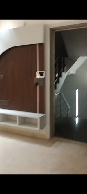 3 BHK Builder Floor For Rent in Rohini Sector 11