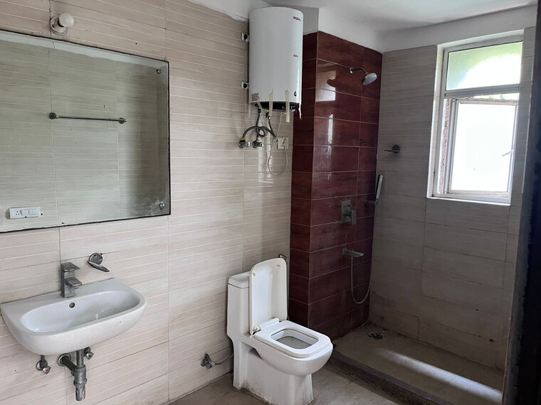 Bathroom, sector 51 3 Bedroom 2249 Sq.Ft. Builder Floor In Sector 51 Gurgaon 9387419
