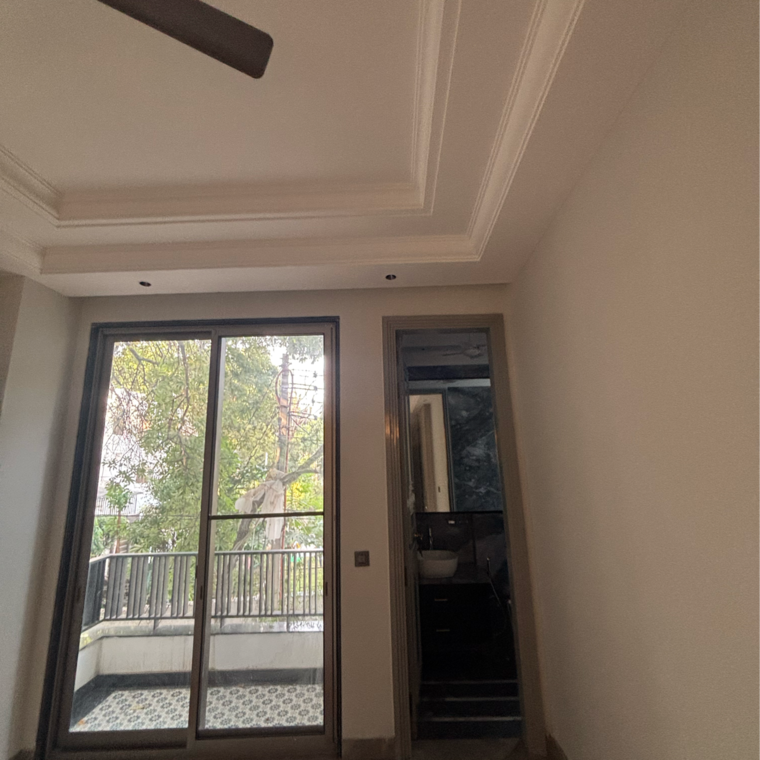 Room, vasant vihar 4 Bedroom 340 Sq.Yd. Builder Floor In Vasant Vihar Delhi 9387420