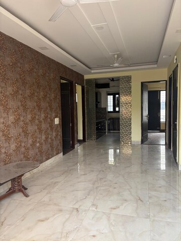 Room in 2 BHK Builder Floor at Sector 31 – for Rent