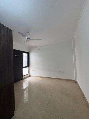 Room in 2 BHK Builder Floor at Sector 31 – for Rent