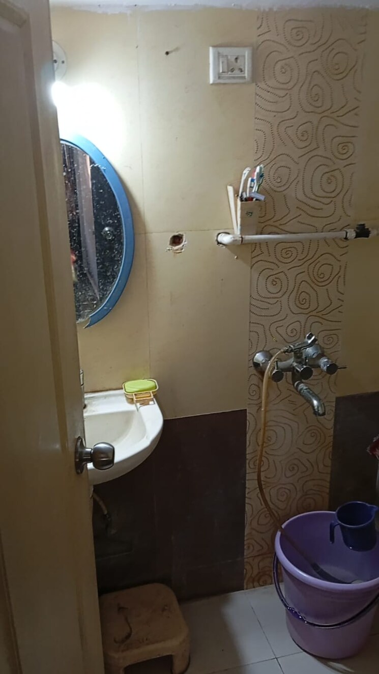 Bathroom, shanti-lifespaces 1 Bedroom 600 Sq.Ft. Apartment In Nalasopara East Palghar 9387429