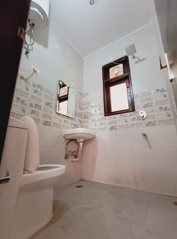 Bathroom in 2 BHK Builder Floor at Sector 31 – for Rent