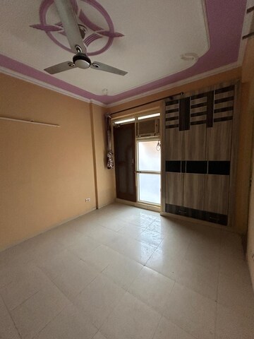 Room in 3 BHK Apartment at Tulip White, Sector 69 – for Rent