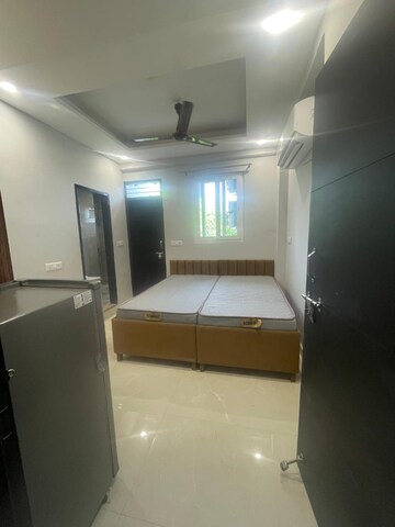 Furnished Amenities in Studio Builder Floor at Sector 31 – for Rent