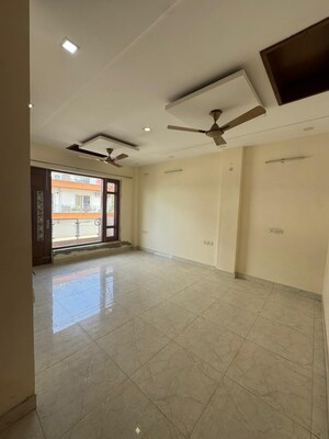 Room in 2 BHK Builder Floor at Sector 31 – for Rent