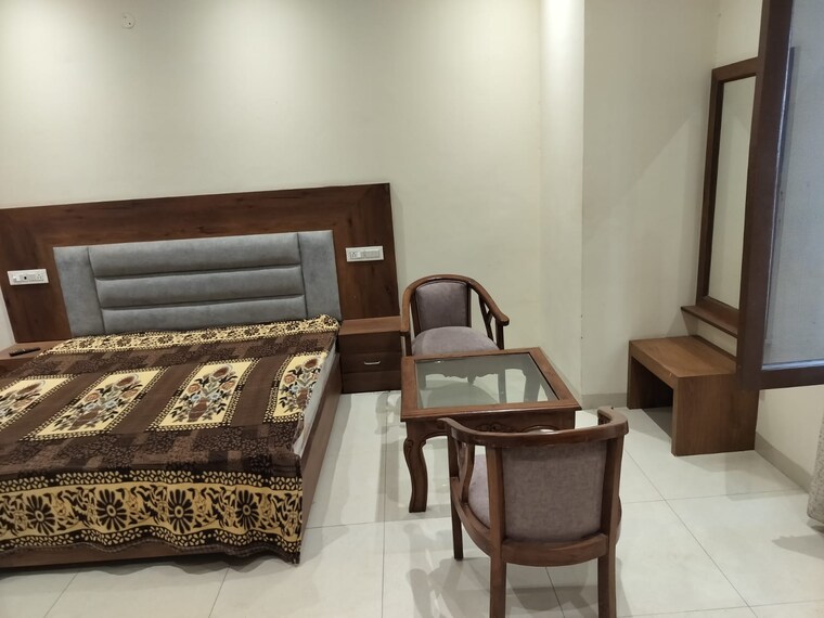 Bedroom, trishla-city 3 Bedroom 1800 Sq.Ft. Apartment In Patiala Road Zirakpur 9387459