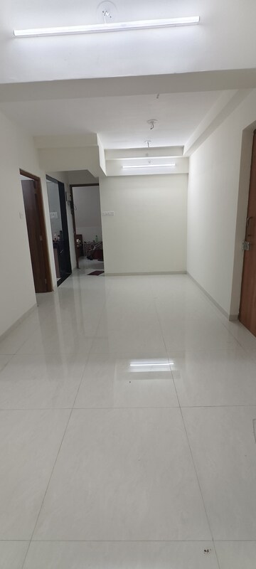 Room in 3 BHK Apartment at Ghatkopar East – for Rent