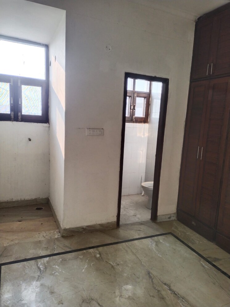 Room, singhpura 3.5 Bedroom 2500 Sq.Ft. Apartment In Singhpura Zirakpur 9387484