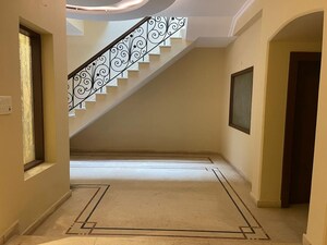 Staircase in 5 BHK Villa at RWA Apartments Sector 41, Sector 41 – for Sale