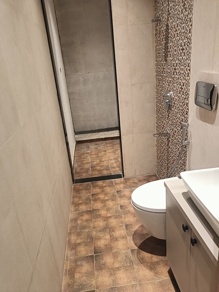 Bathroom, lnt-crescent-bay-t5 3 Bedroom 1450 Sq.Ft. Apartment In Parel Mumbai 9387537