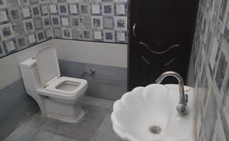 Bathroom, la-prisma 3 Bedroom 1500 Sq.Ft. Apartment In Dhakoli Zirakpur 9387530