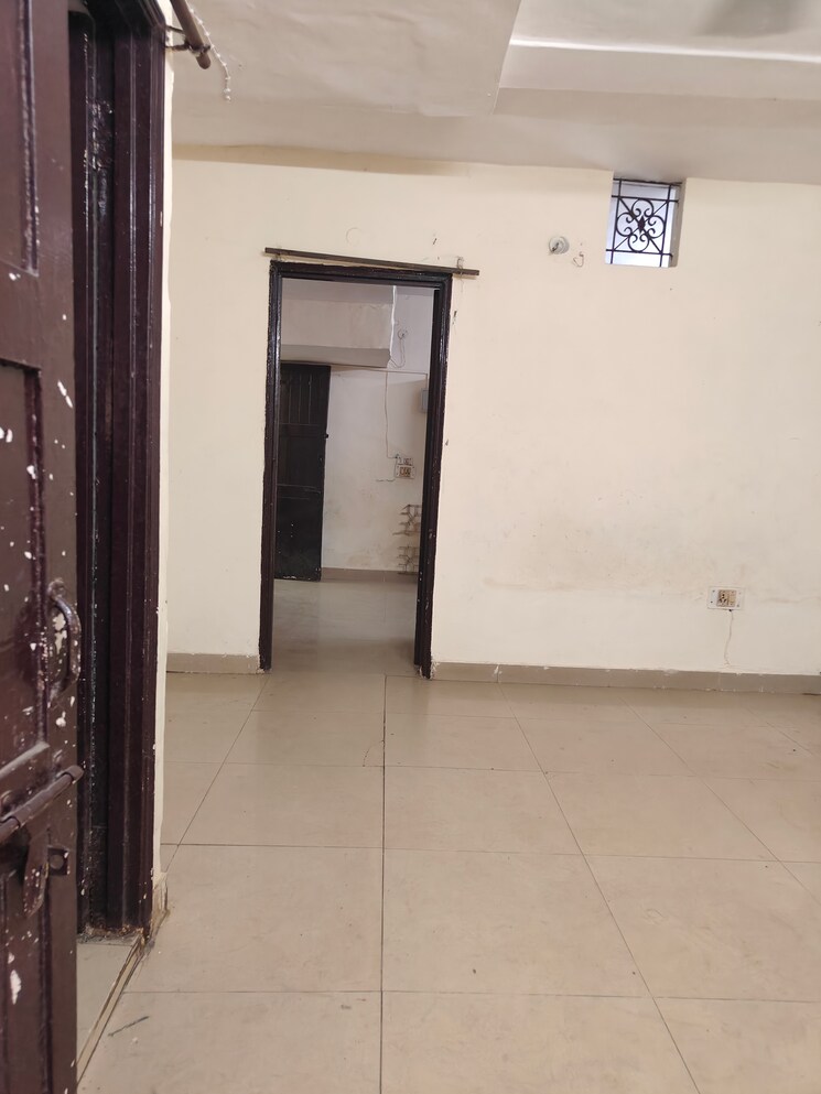Room, sarita-vihar-pocket-g-rwa 1 Bedroom 400 Sq.Ft. Independent House In Sarita Vihar Delhi 9387594