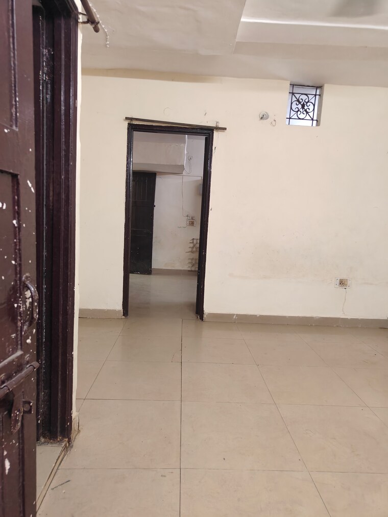 Room, sarita-vihar-pocket-g-rwa 1 Bedroom 400 Sq.Ft. Independent House In Sarita Vihar Delhi 9387594