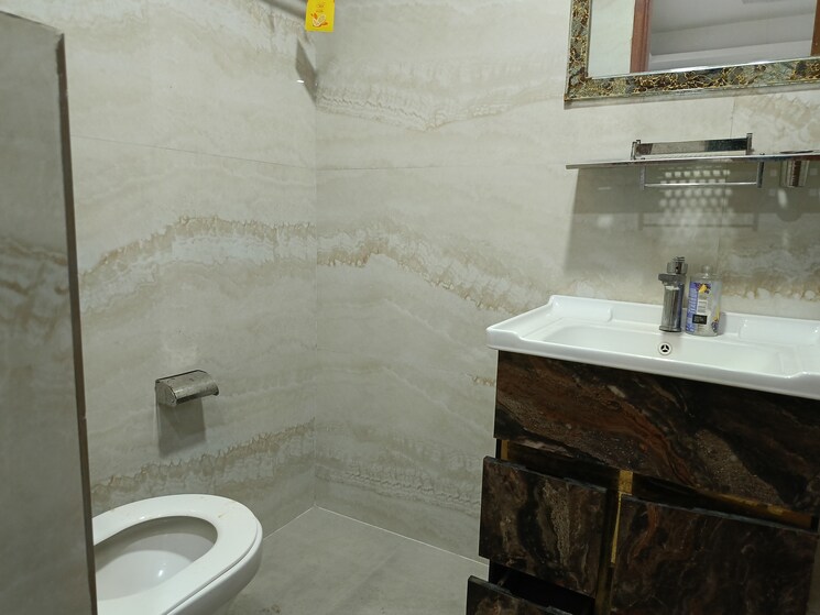 Bathroom, saket 3 Bedroom 1350 Sq.Ft. Builder Floor In Saket Delhi 9387630