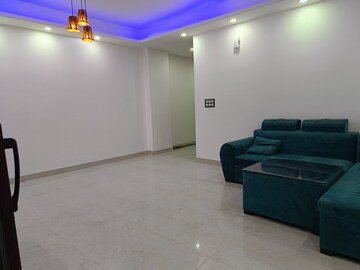 Room in 3 BHK Builder Floor at Saket – for Rent