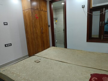 Room in 3 BHK Builder Floor at Saket – for Rent