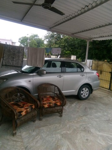 Parking in 3 BHK Builder Floor at Raj Nagar – for Sale