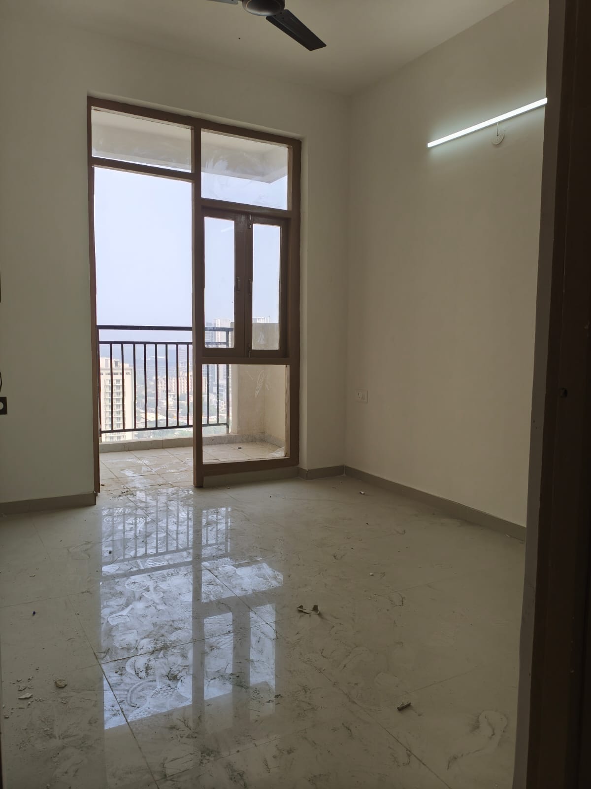 2 BHK + Study Room Apartment For Rent in Pareena Om Apartments