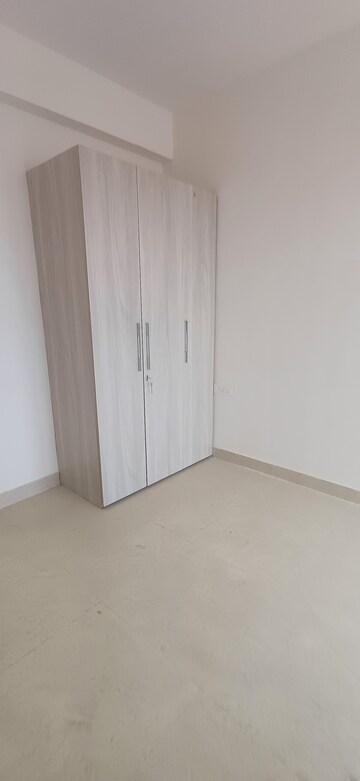 2.5 BHK Apartment For Rent in Signature Global Golf Greens, Sector 79