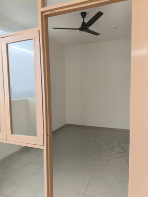 2 BHK Apartment For Rent in Zara Rossa, Sector 112