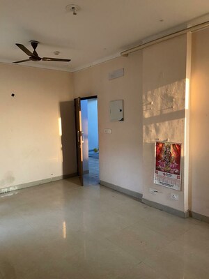Room in 3 BHK Apartment at Supertech Ecovillage I, Sector 1 Greater Noida – for Rent