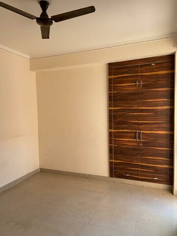 Room in 3 BHK Apartment at Supertech Ecovillage I, Sector 1 Greater Noida – for Rent