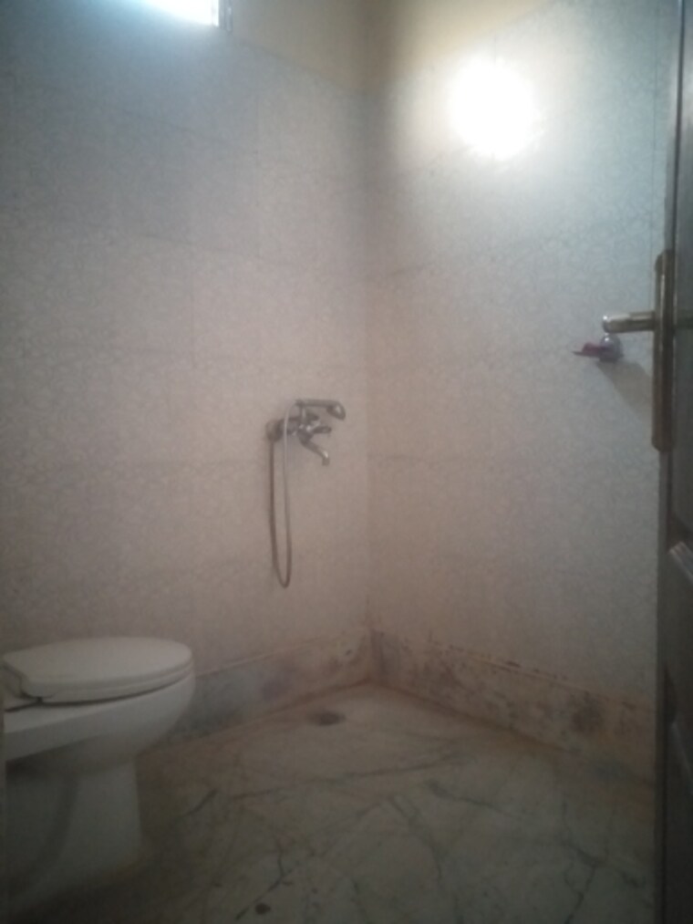 Bathroom, south patel nagar 2 Bedroom 1380 Sq.Ft. Builder Floor In South Patel Nagar Delhi 9387913