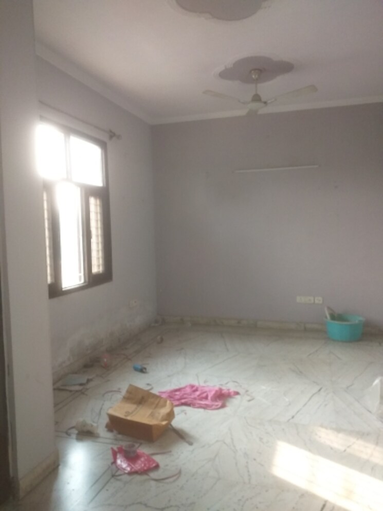 Hall, south patel nagar 2 Bedroom 1380 Sq.Ft. Builder Floor In South Patel Nagar Delhi 9387913