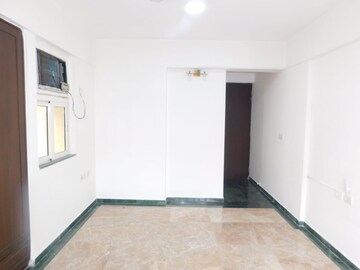 Room in 3 BHK Apartment at Hiranandani Gardens Octavius, Powai – for Rent