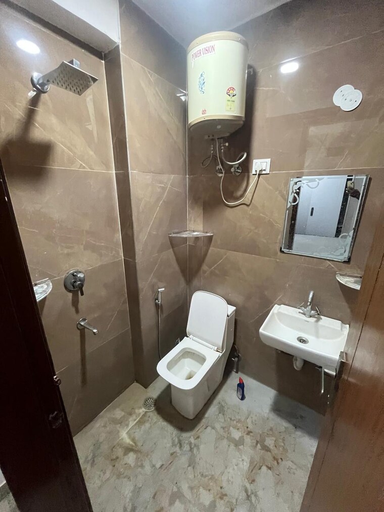 Attached Bathroom, saket 1 Bedroom 450 Sq.Ft. Builder Floor In Saket Delhi 9387941