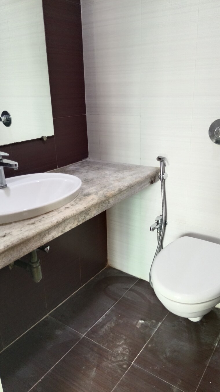 Bathroom, nahar-amrit-shakti-water-lily-and-white-lily 2 Bedroom 800 Sq.Ft. Apartment In Chandivali Mumbai 9387997