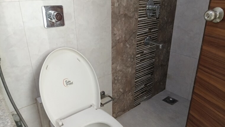 Bathroom, nahar-amrit-shakti-water-lily-and-white-lily 2 Bedroom 800 Sq.Ft. Apartment In Chandivali Mumbai 9387997