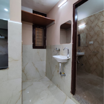Room in 2 BHK Apartment at Vasant Kunj – for Rent