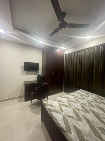 Bedroom in 2 BHK Builder Floor at DLF Qerwa, Sector 28 – for Rent