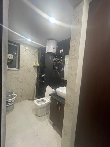 Bathroom in 2 BHK Builder Floor at DLF Qerwa, Sector 28 – for Rent