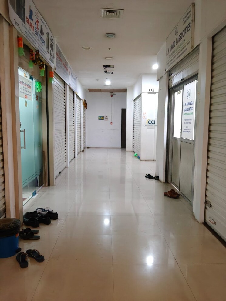 undefined, express-zone Commercial Office Space 140 Sq.Ft. In Malad East Mumbai 9387974