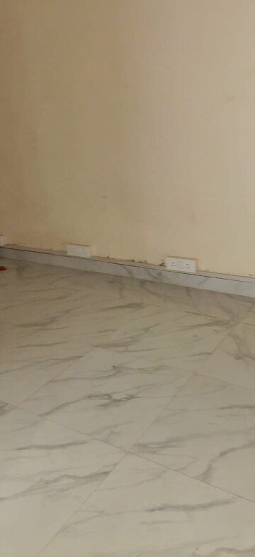 Room in  Office Space at Gaur City Center, Sector 4 Greater Noida – for Rent